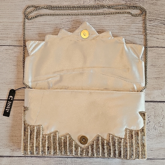 NWT Charming Charlie RSVP Elegant Silver/White/Gray Beaded Clutch Crossbody - Picture 4 of 8
